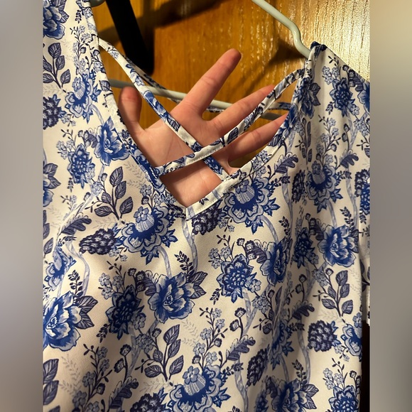 Blue Floral Blouse Cutout Neckline and Back Detail - Picture 2 of 3